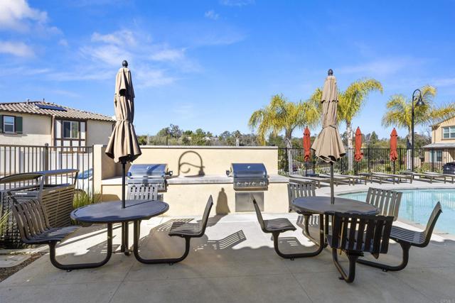 Building Photo - 895 Brookdale Dr