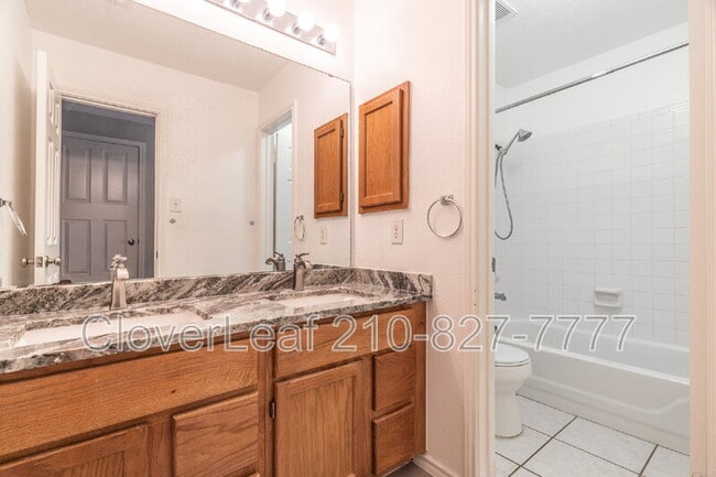 Building Photo - 16615 Raven Glenn