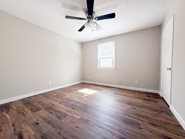 Building Photo - Newly Renovated 3-Bedroom Home with Fenced Backyard and Covered Patio in Cookeville