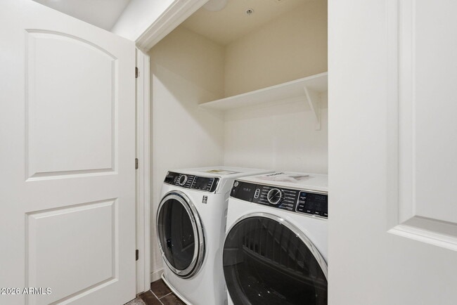 Building Photo - 1250 Abbey Ln