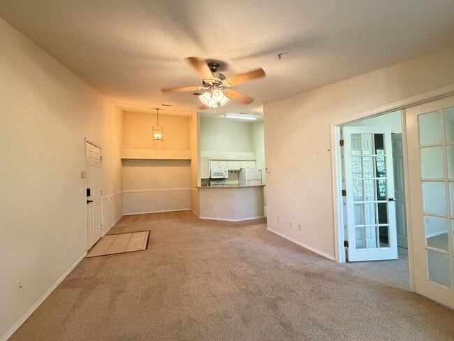 Building Photo - Top-Floor Condo in Grand Reserve at Windor Parke