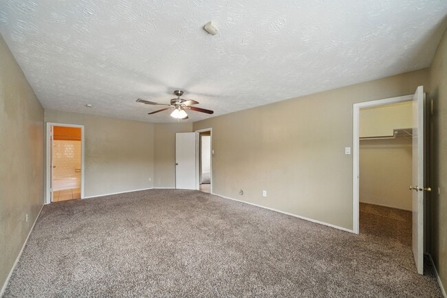 Building Photo - 5203 E Pagewick Dr