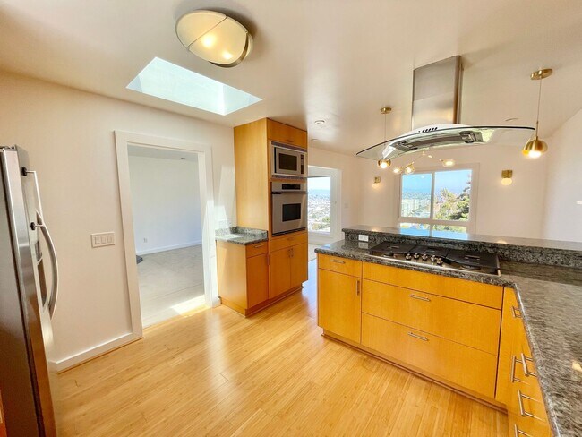 Building Photo - Contemporary, Stunning 3BR/2.5BA Noe Valley Home w/Tranquil Garden! PROGRESSIVE