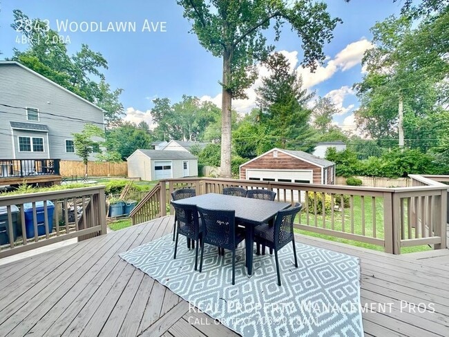 Building Photo - 2843 Woodlawn Ave