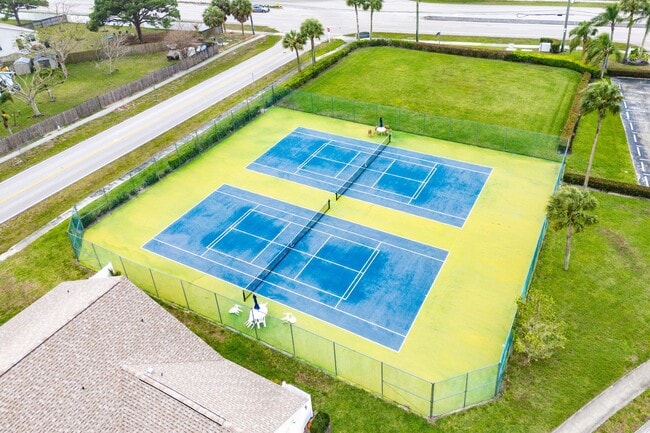 Building Photo - 125 Raintree Trail