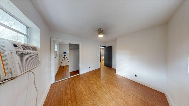 Building Photo - 404 NW 21st Terrace