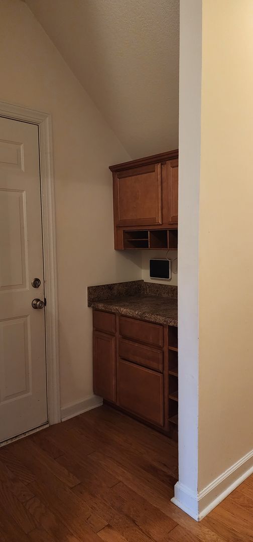 Building Photo - 302 Savannah Dr