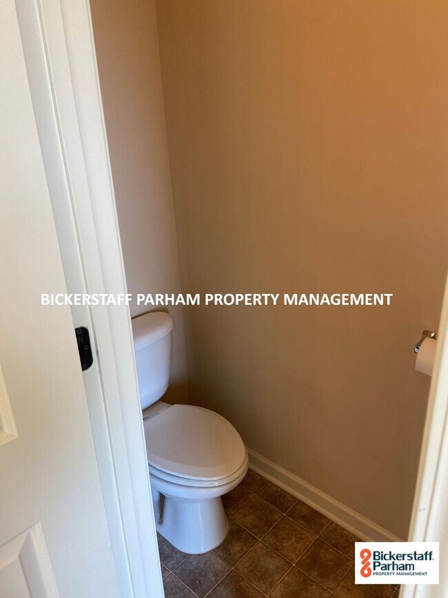 Building Photo - Self-Showings Available! Located in Fort M...