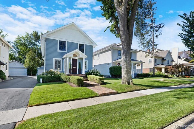 Building Photo - 691 Wallace St