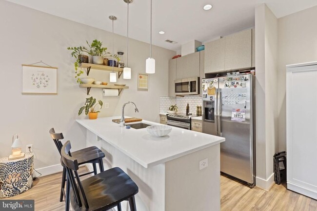 Building Photo - 1111 Orren St NE