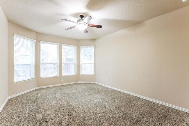 Building Photo - Charming Home In Gated Community