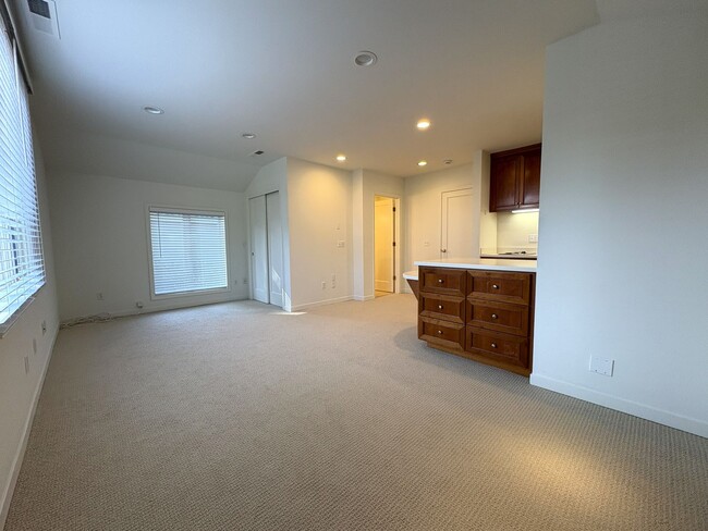 Building Photo - Beautiful Palo Alto Home with In-Law Suite, Central AC & Heated Pool