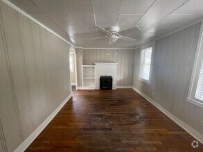 Building Photo - Simply the BEST! Adorable 1 Bedroom/1 Bath...