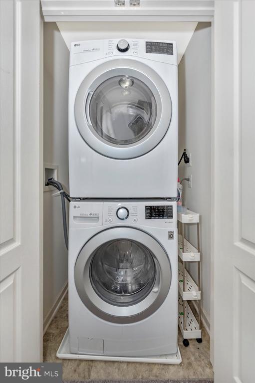 Building Photo - 7780 Dagny Wy