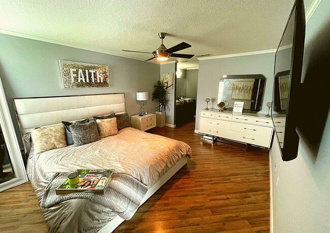 Building Photo - 5339 Peach Blossom Blvd