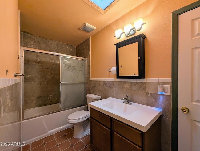 Building Photo - 4019 W San Miguel Ave