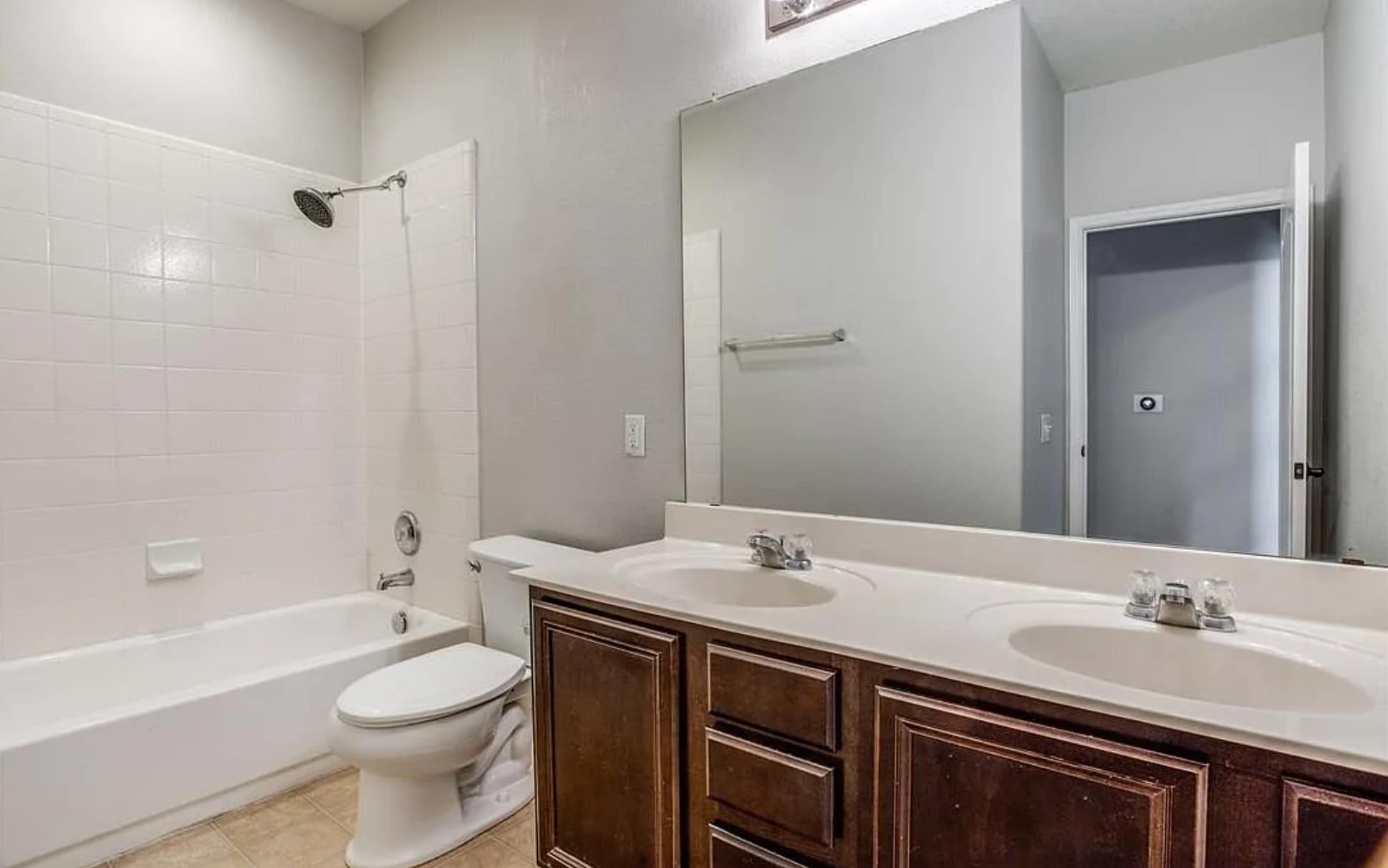 Building Photo - 8801 Capitol View Dr