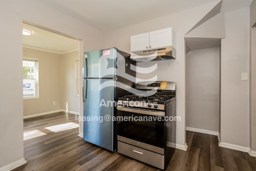 Building Photo - 7204 Prospect Ave