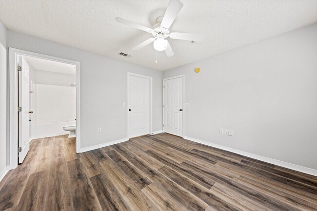 Building Photo - 4276 Calinda Ln