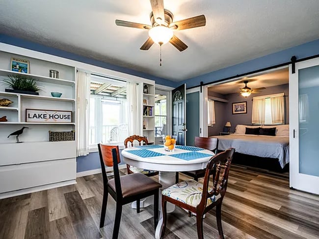 Building Photo - 2-bedroom, 1.0 bathroom Home within walkin...