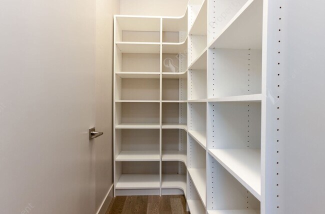 Building Photo - Exquisite Tetherow Living with Resort Memb...