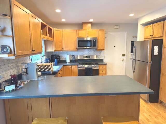 Building Photo - 556 Barton Ave