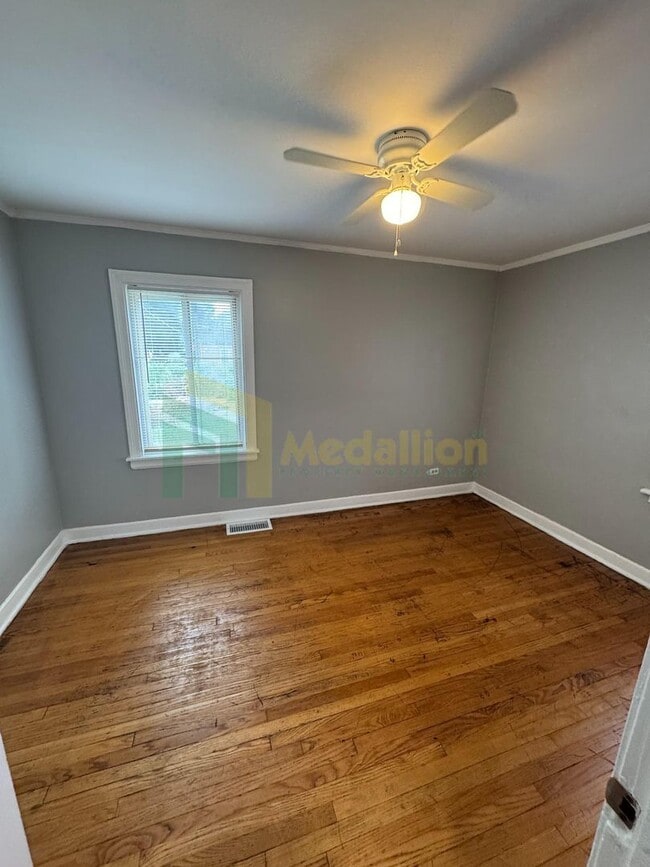 Building Photo - Stylish 4BR/2BA Home with Modern Updates &...