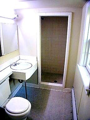 Building Photo - -- AVAILABLE APRIL 15TH -- 4 BR / 3 BA Raised Ranch, Brick home in Pinedale Farms (West End!), Av...