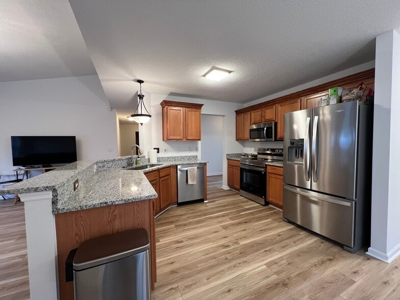 Building Photo - 5343 Tidewater Dr