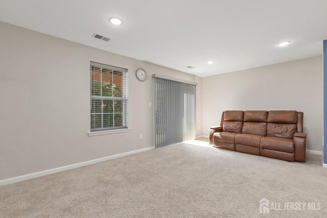 Building Photo - 1302 Hights Farm Rd N