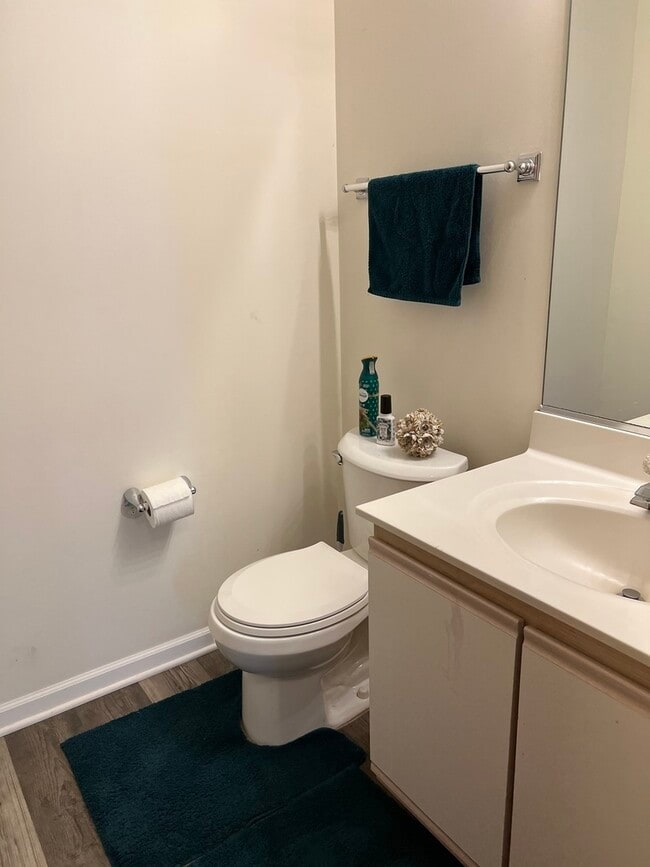 Building Photo - 1327 Fox Chase Dr