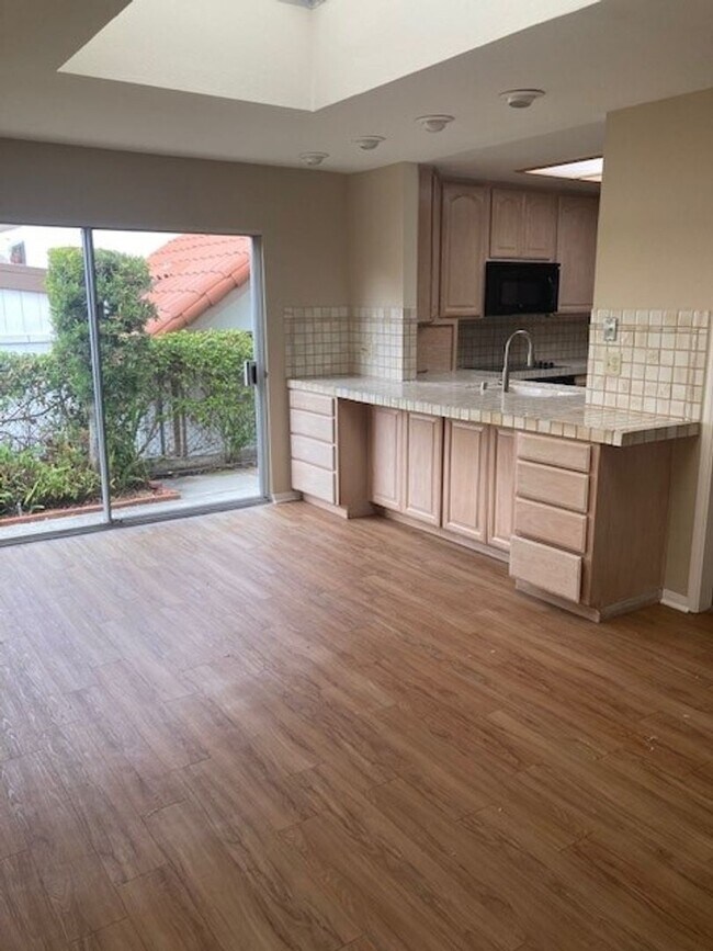 Building Photo - Single level 2-bedroom 2-bath home in private community of Ocean Hills