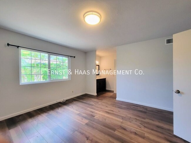 Building Photo - 10751 Andy St