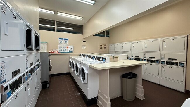 Building Photo - 32 Shrewsbury Green Dr