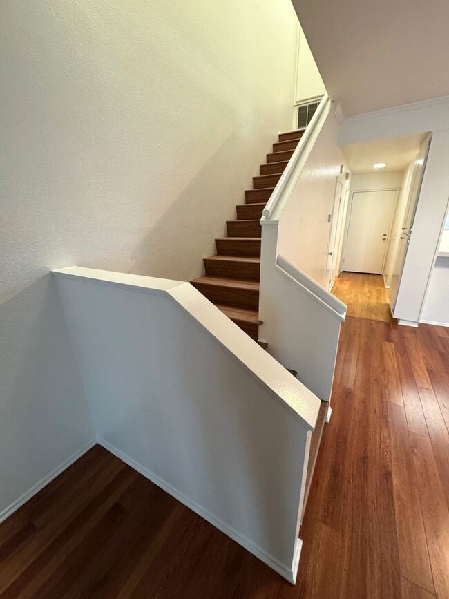 Building Photo - Sycamore Creek Community in Central Camarillo!