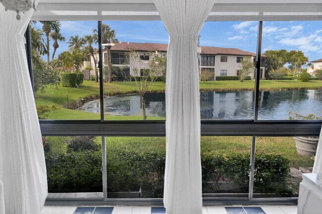 Building Photo - 8045 Eastlake Dr