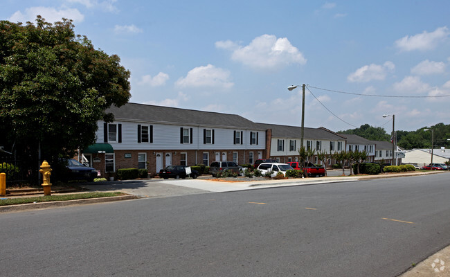 Building Photo - Mountcrest Apartments