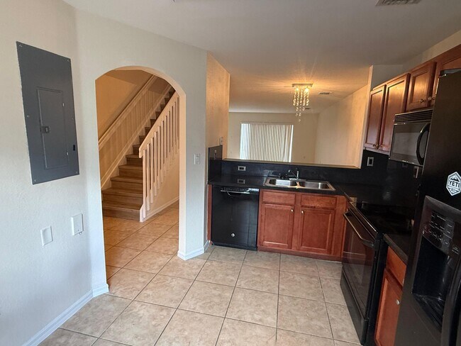 Building Photo - 3186 SW 129th Ave