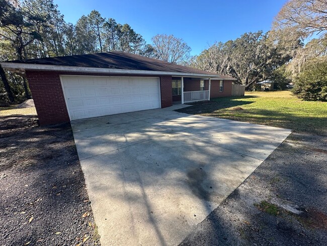 Building Photo - Country Brick Ranch in Callahan