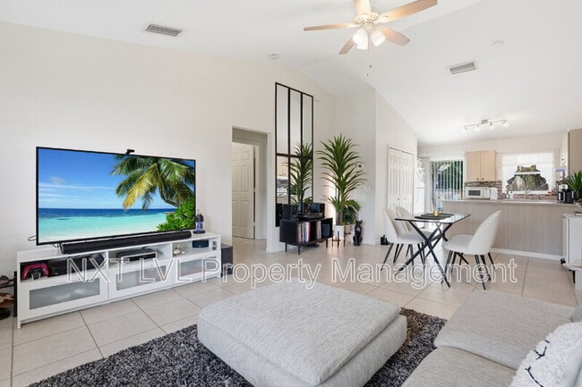 Building Photo - 8402 Matanzas Rd