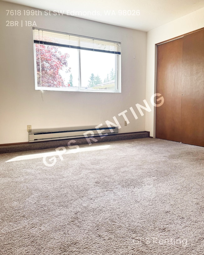 Building Photo - Spacious 2 bedroom with Garage Parking!