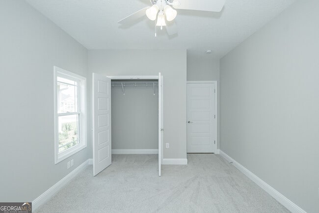 Building Photo - 229 The Villas Wy