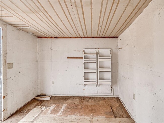 Building Photo - 305 Woodside Dr