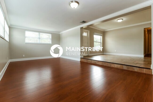 Building Photo - 4 Bedroom Pet-Friendly Home in Palm Harbor...