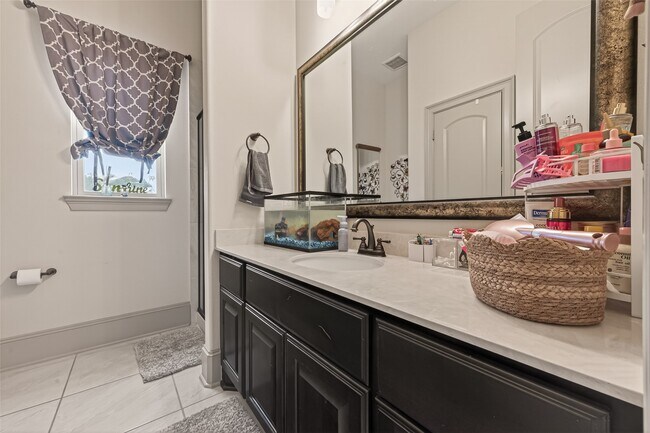Building Photo - 2515 Avon Gate Ct