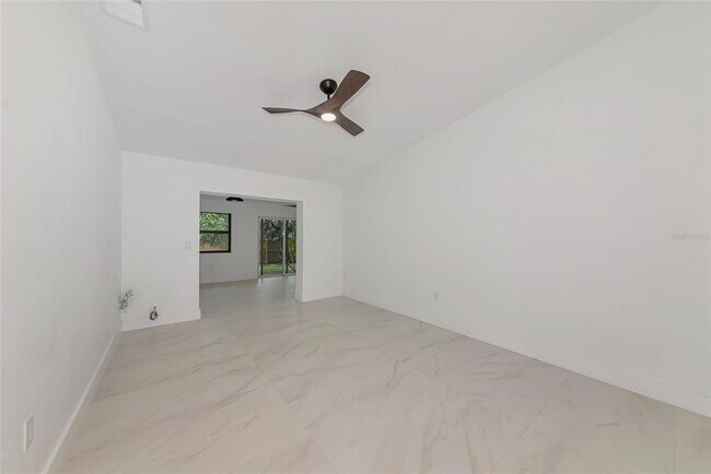 Building Photo - 1658 Ridgewood Ln