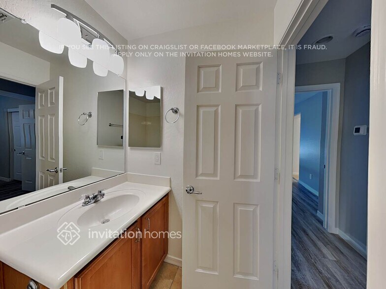 Building Photo - 26412 N 53rd Glen