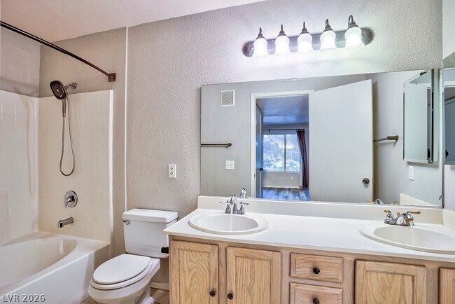 Building Photo - 3128 Tarpon