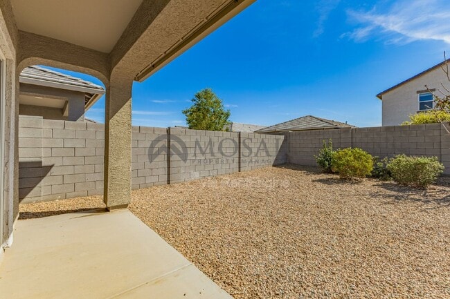 Building Photo - 35349 W San Alvarez Ave