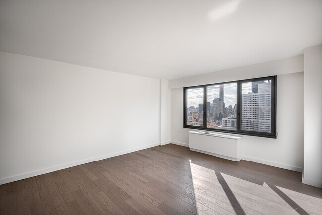 Interior Photo - 220 East 72nd Street